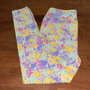 LuLaRoe Tall & Curvy Springtime Leggings
